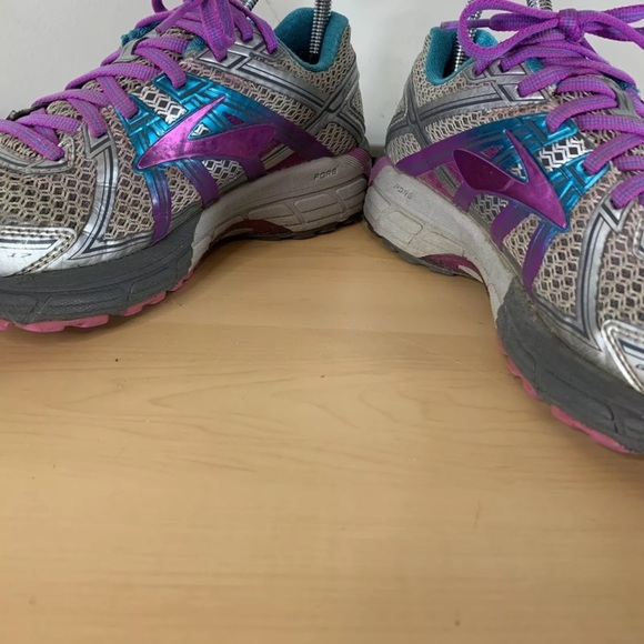 Brooks Adrenaline GTS 17 size 7.5B - Picture 7 of 11